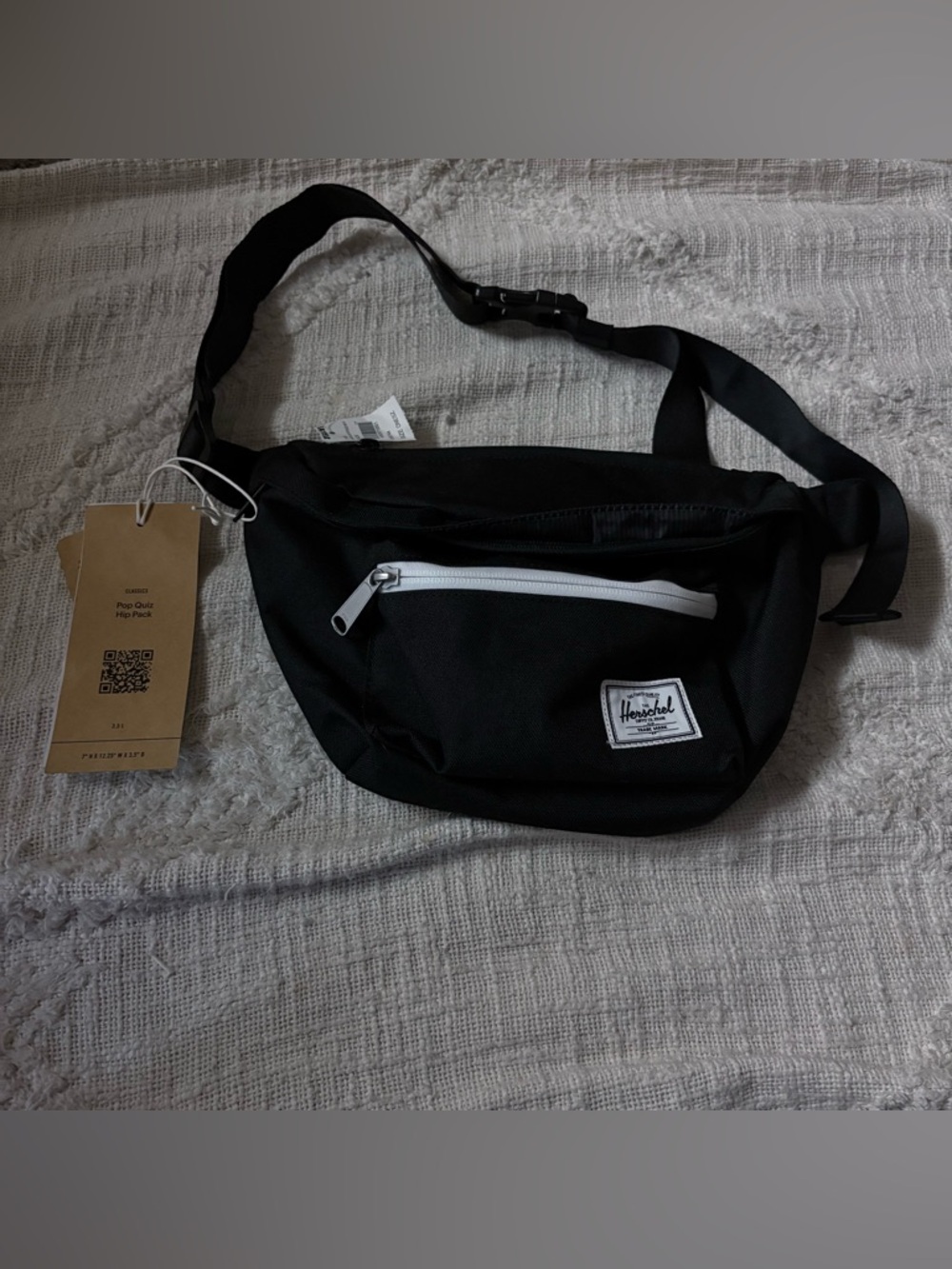 Brand New with Tags Herschel Supply Company Black Waist Pack with White Zipper